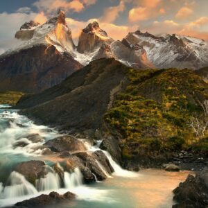 Salto Grande y Lago Nordenskjold en el Parque Torres del Paine