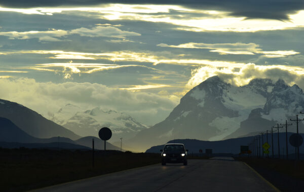 Carretera en Puerto Natales, Patagonia chilena